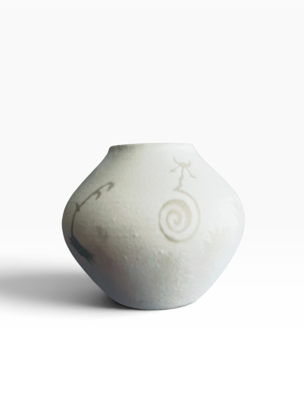 Dine’ Navajo pottery. Signed by artist. 3” - Picture 5 of 9